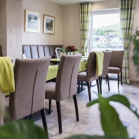 Mayer'S Weinhotel Zell an der Mosel Bagian luar foto