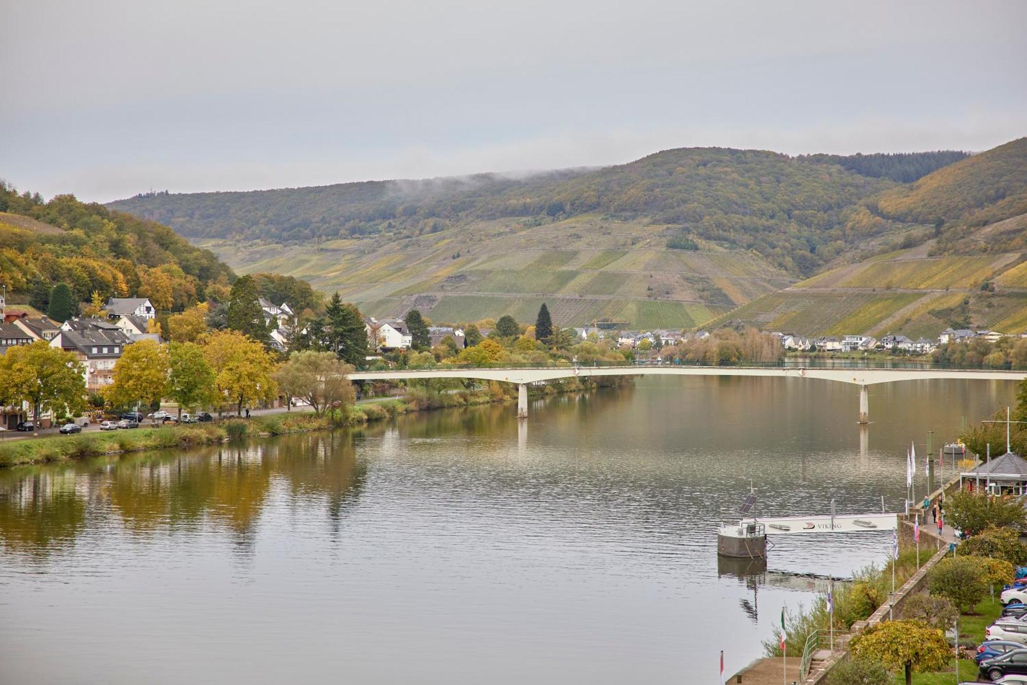Mayer'S Weinhotel Zell an der Mosel Bagian luar foto