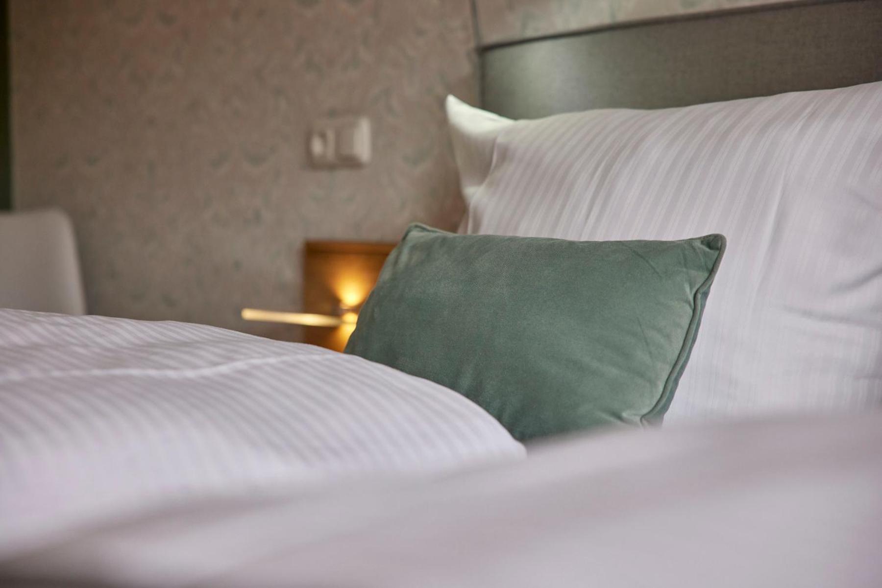Mayer'S Weinhotel Zell an der Mosel Bagian luar foto