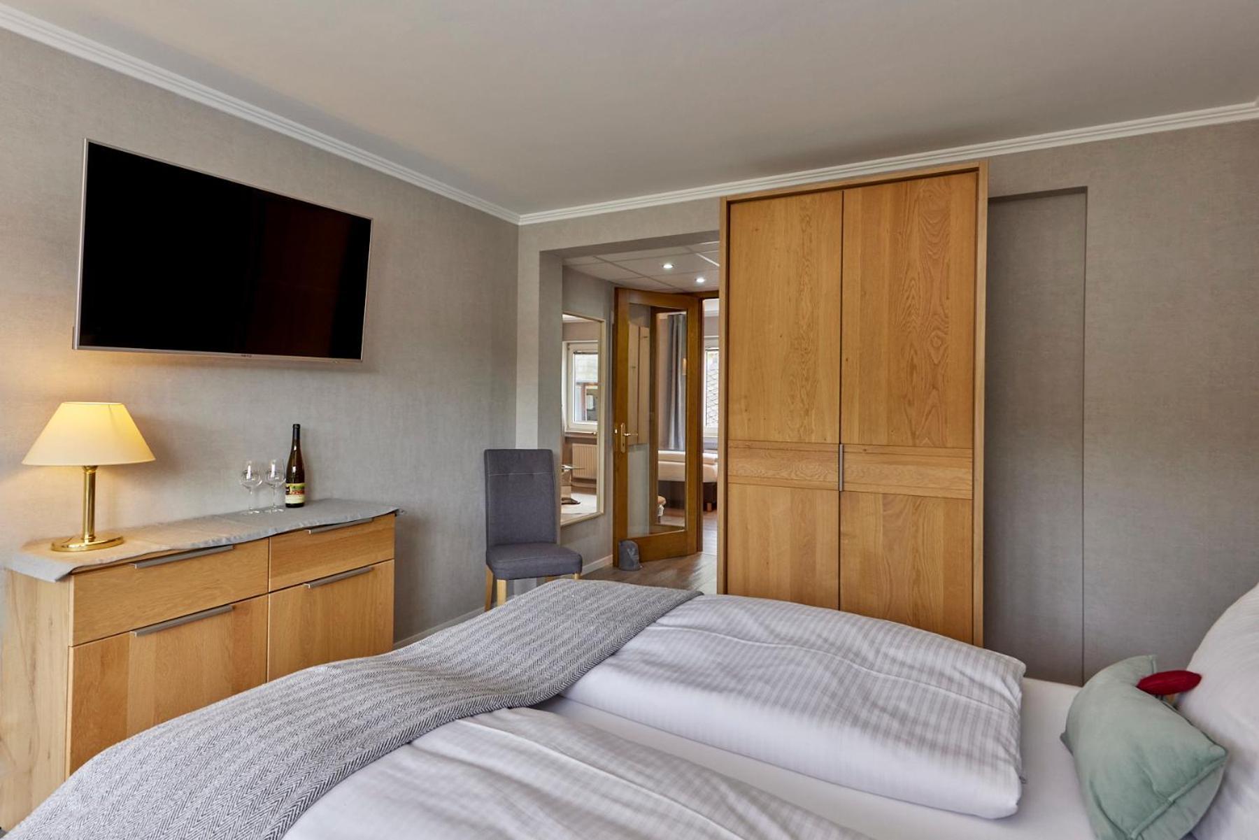 Mayer'S Weinhotel Zell an der Mosel Bagian luar foto
