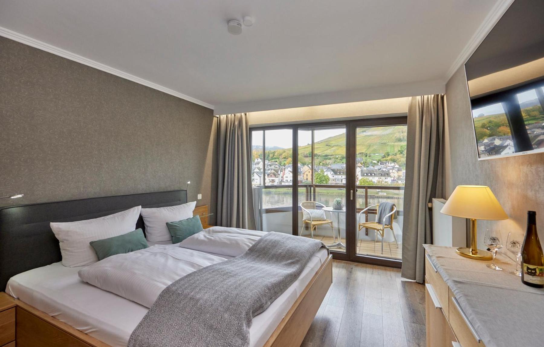 Mayer'S Weinhotel Zell an der Mosel Bagian luar foto